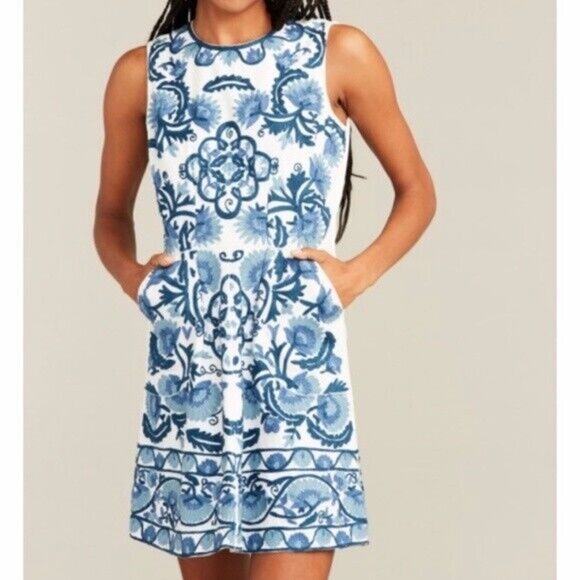 Roller Rabbit Kiki Embroidered Mini Dress Sleeveless Zip Back White Blue Small
